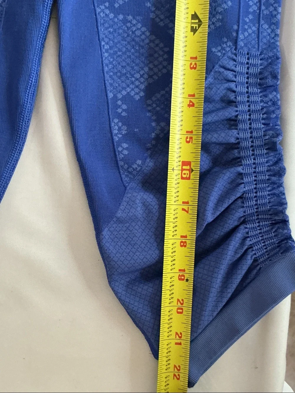 Lululemon Blue Cropped Leggings Ruched Hem Size 6 (Estimated)